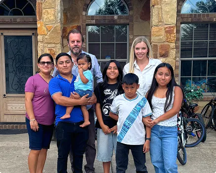 Amanda with family Amanda Demanda with a family