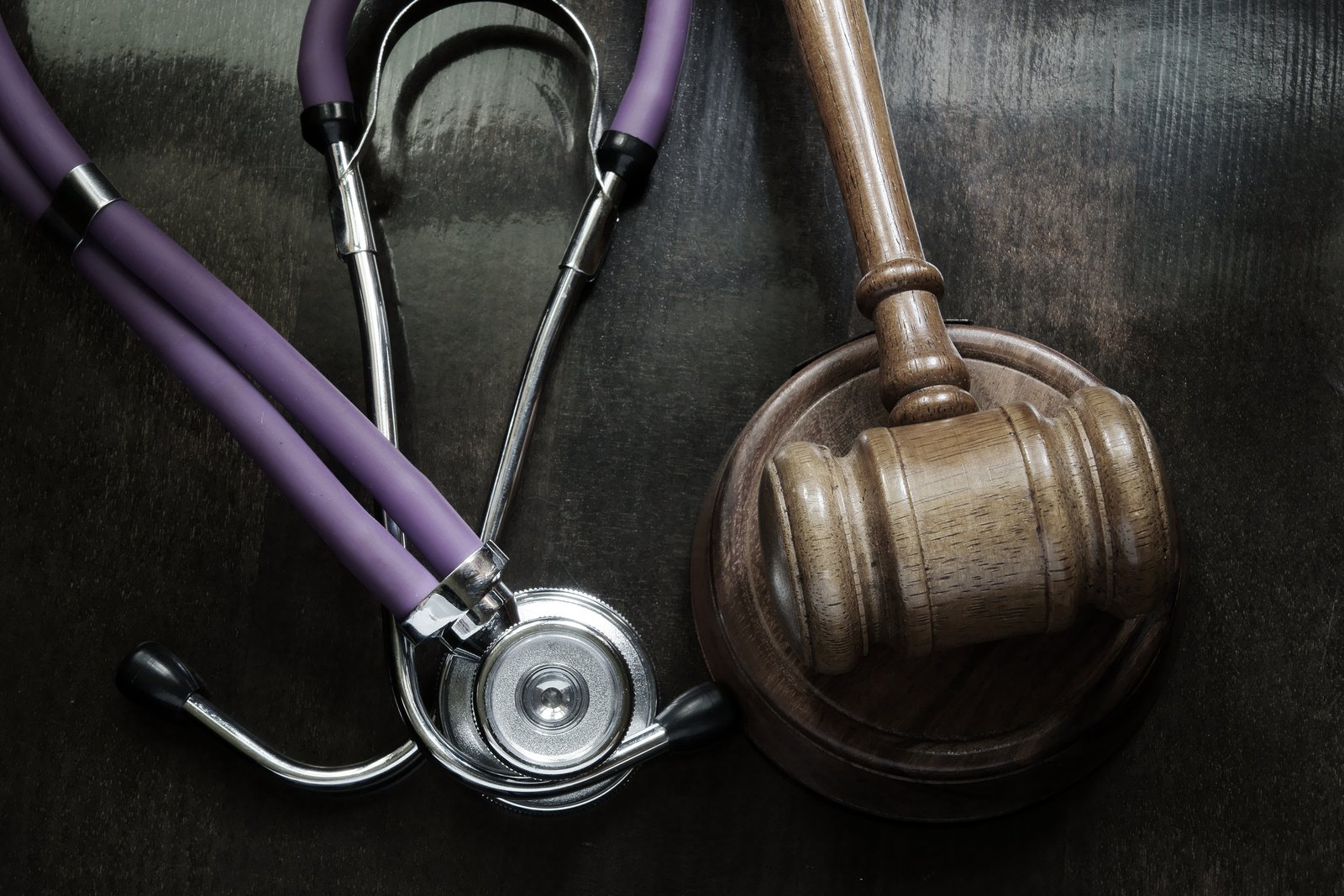 Gavel and stethoscope representing the Texas medical malpractice statute of limitations