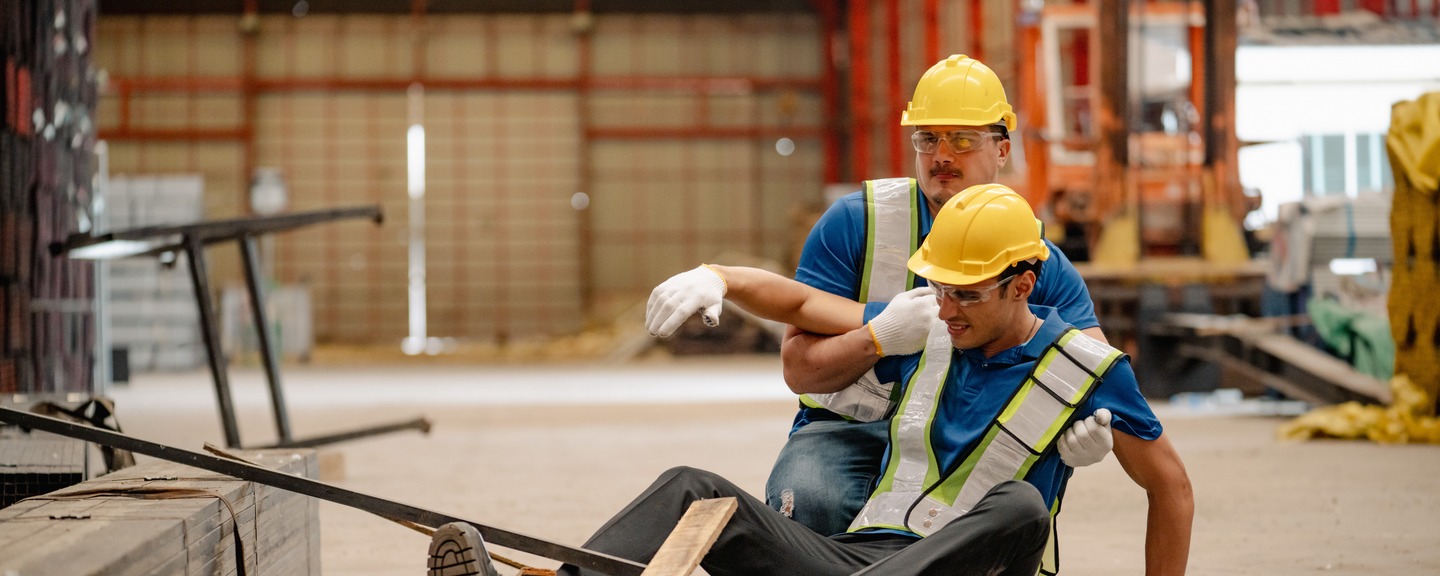 First aid support for a construction worker after a workplace accident in Texas